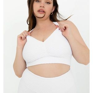 NEVER WORN Curvy White Croco Bra!